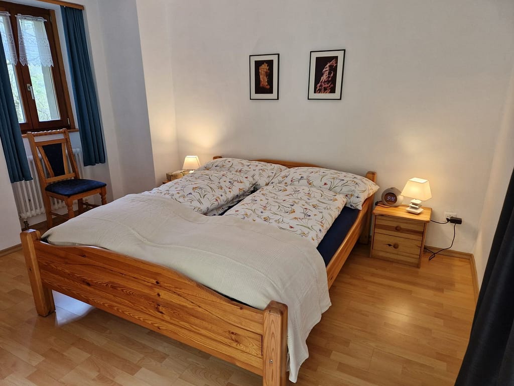 Schlafzimmer 6